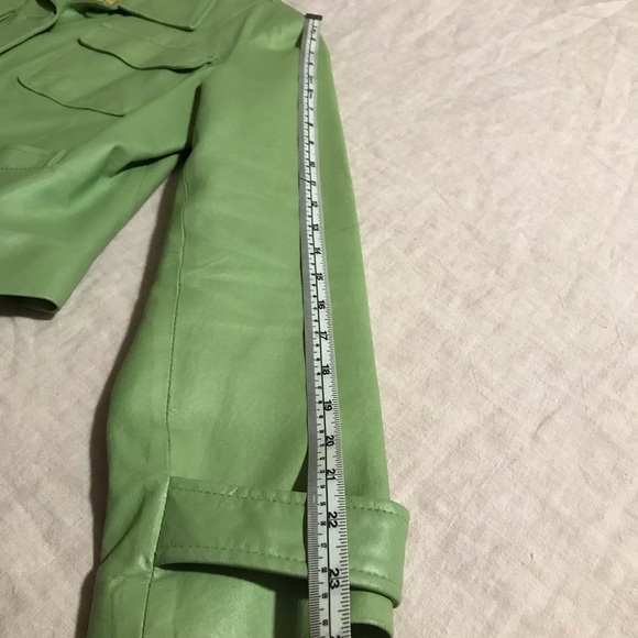 {⚡️SALE} BERNARDO 90’s Vtg Fitted Leather Button Down Cropped Jacket - Picture 9 of 12